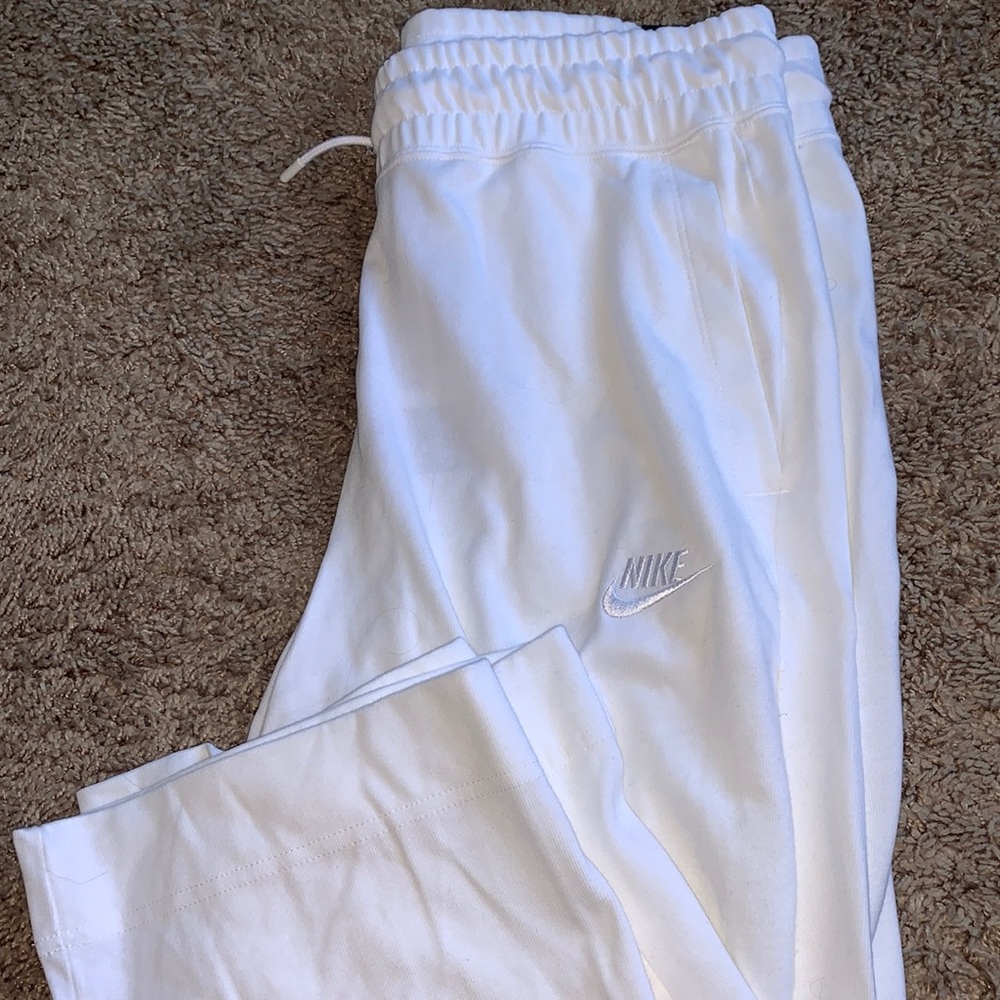 (New) straight cut joggers size medium